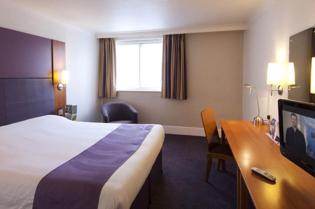 Premier Inn London Ealing Brentford Pokój zdjęcie