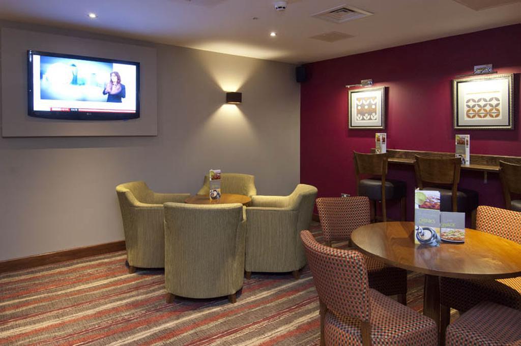Premier Inn London Ealing Brentford Zewnętrze zdjęcie